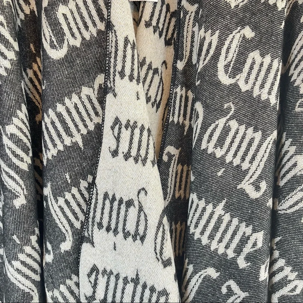 Juicy Couture Women’s Warm Tassels Black/Ivory Scarf Wrap Poncho OS NWT